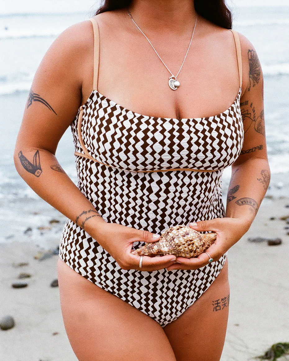 Canaria One Piece - Curly Currents - Image 9