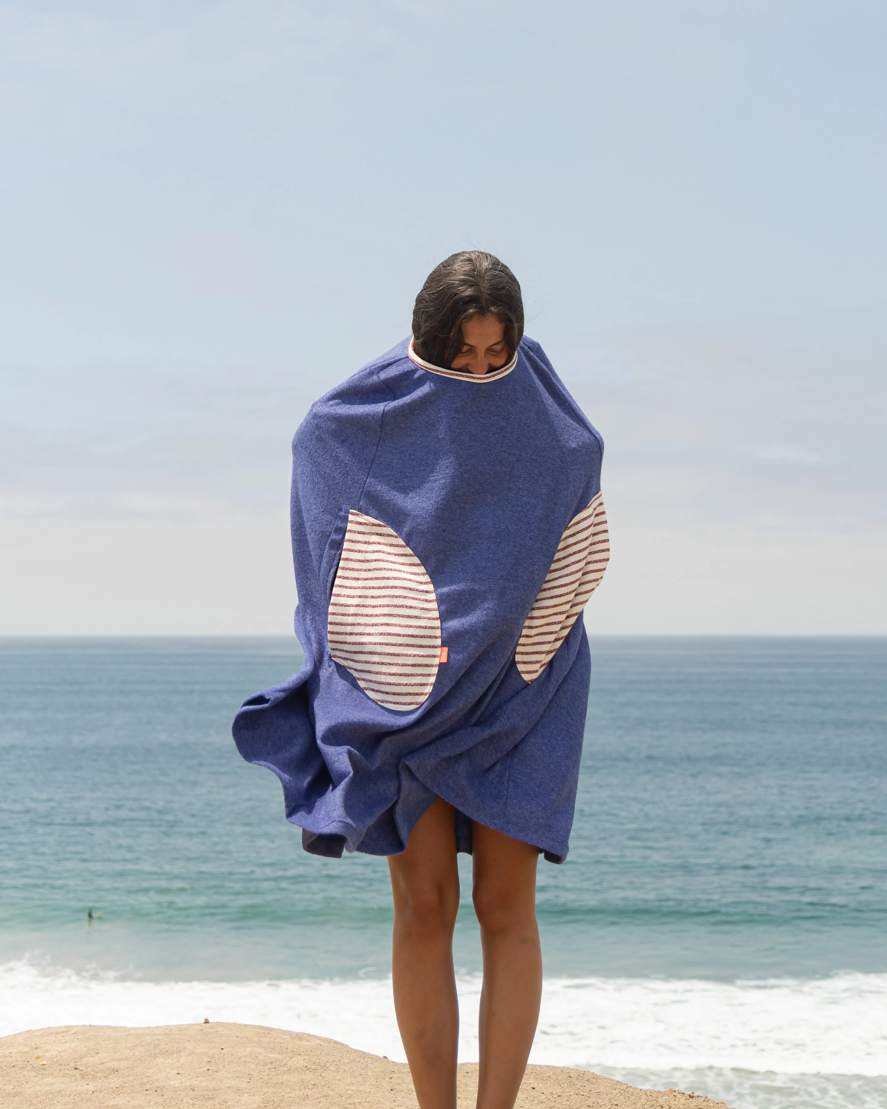 Changing Cape - Horizon Red - Image 4